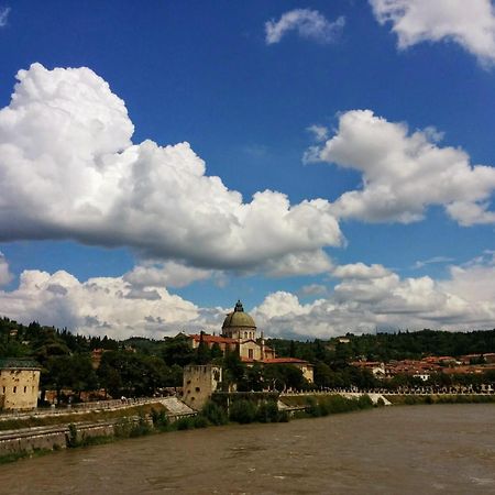Across The River And Into The Trees Verona Bagian luar foto