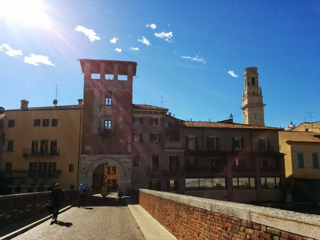 Across The River And Into The Trees Verona Bagian luar foto
