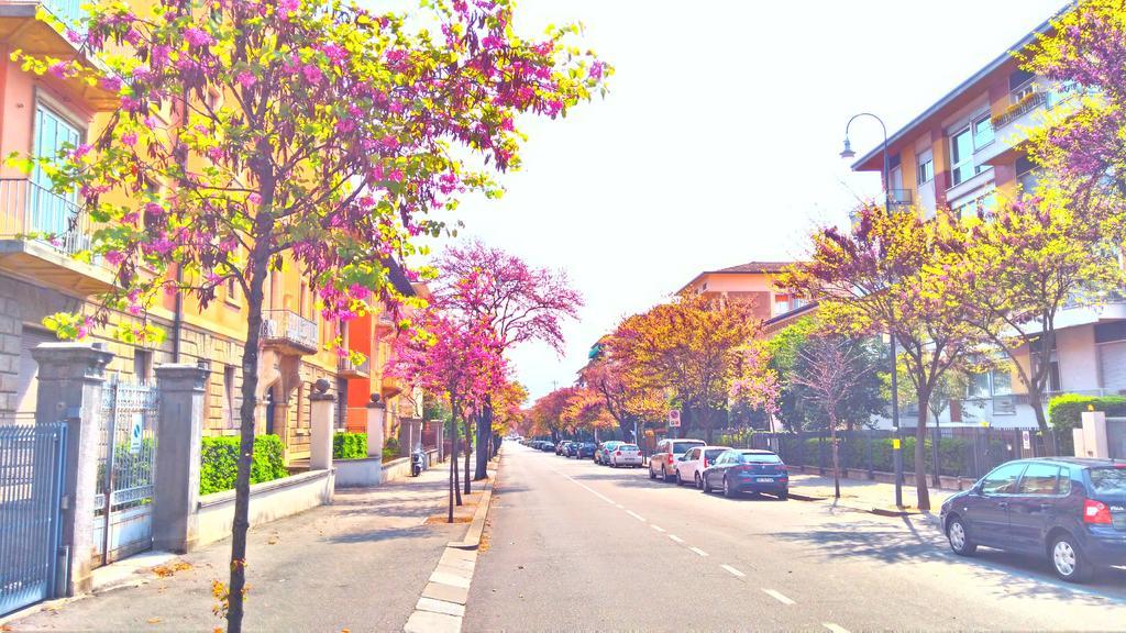 Across The River And Into The Trees Verona Bagian luar foto
